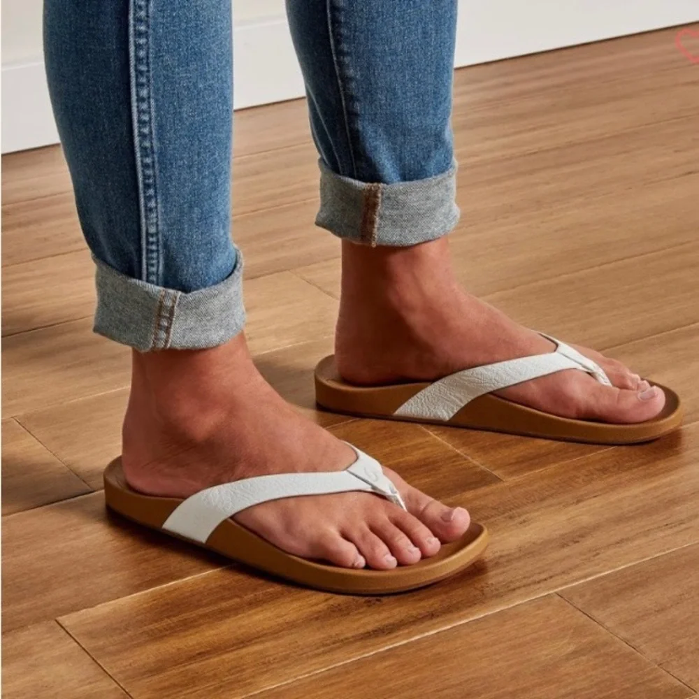 OluKai Kipea Leather Beach Sandals Thong Flip Flops